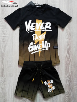 A complete set of sports NEVER DON'T GIVE UP-black honey
