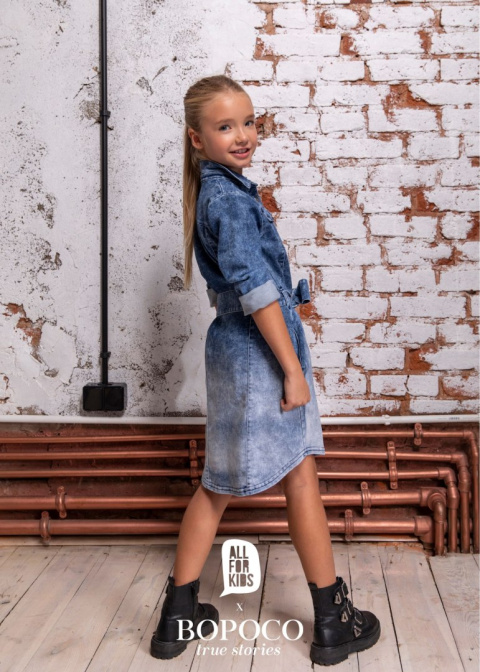 Dekatyzowana sukienka szmizjerka jeans (dzianina) - niebieska Dekatyzowana sukienka szmizjerka jeans (dzianina) - niebieska