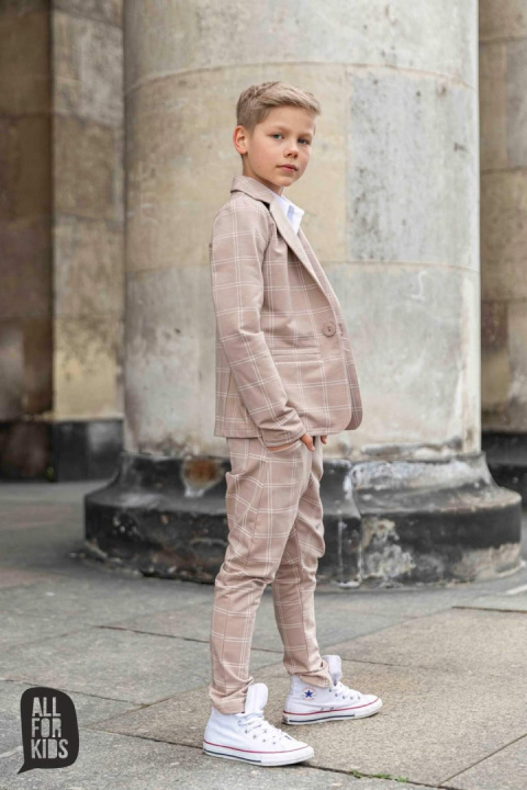 Elegancko sportowy beżowy garnitur w kratkę Elegancko sportowy beżowy garnitur w kratkę