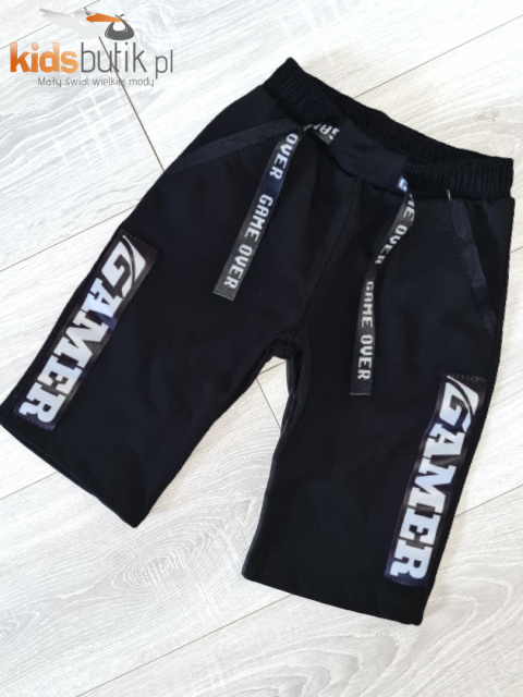 Krótkie spodenki/szorty 3/4 GAMER, bermudy dresowe - czarne Krótkie spodenki/szorty 3/4 GAMER, bermudy dresowe - czarne
