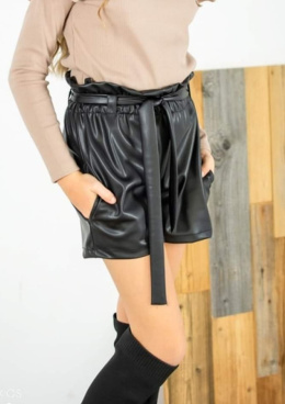 Insulated shorts made of eco-leather shorts