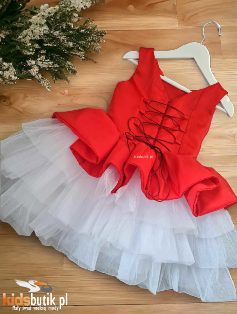 Elegancka, satynowa sukienka z kwiatową aplikacją i tiulowymi falbankami - czerwona Elegancka, satynowa sukienka z kwiatową aplikacją i tiulowymi falbankami - czerwona