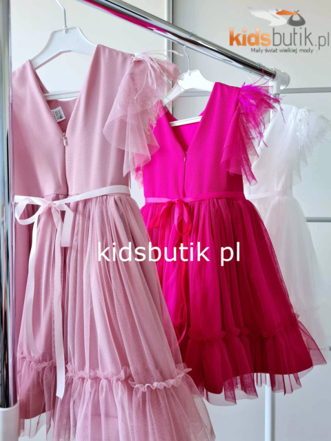 Elegancka sukienka z piórkami i zdejmowanym kwiatem - puder róż Elegancka sukienka z piórkami i zdejmowanym kwiatem - puder róż