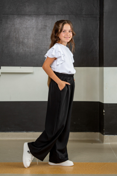 PRZEDSPRZEDAŻ - Eleganckie spodnie szwedy z lejącej się tkaniny PRZEDSPRZEDAŻ - Eleganckie spodnie szwedy z lejącej się tkaniny